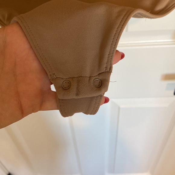 Babaton Contour Long Sleeve Bodysuit in Clay Med - Picture 7 of 9